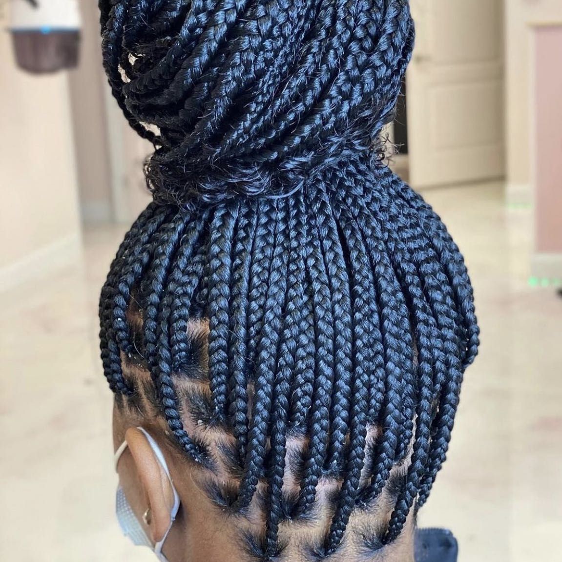 ICONIC Braids and Extensions, 3014 Hennepin Ave S, Call: 612 328 2957, Minneapolis, 55408