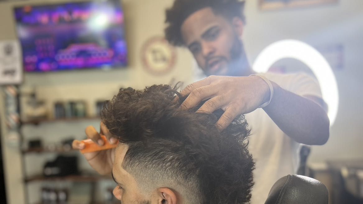 Haircut Near Me in St. Louis 88 Haircut Places For Men