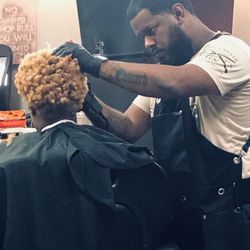 Cuts By Jon, 8152 S Cottage Grove Ave, Chicago, 60619