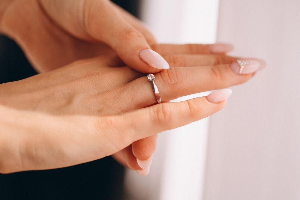 What are wedding nails?