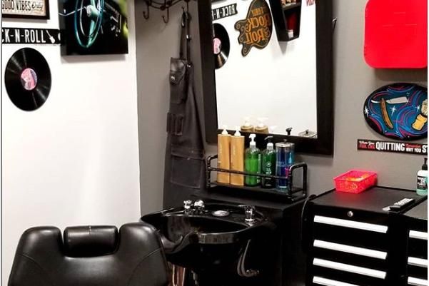 DjFinesse The Barber (Stay Sharp BarberShop 2) - Las Vegas - Book