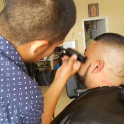 MASTER BARBER BEAUTY ( GARLAND, TX) -- BARBER CUT $15 -$16 ,  BARBER CUT & BEARD $25;  HEAD SHAMPOO & MASSAGE $10, GOOD FADE,  WANT TO BE A HOT BOY ? PLEASE COME TO SEE OUR BARBERS. WE SPEAK SPANISH,  WALK IN PLEASE, OPEN 7 DAYS Until 6PM, 415 N Garland eve garland TX 75040, Garland, tx, 75040