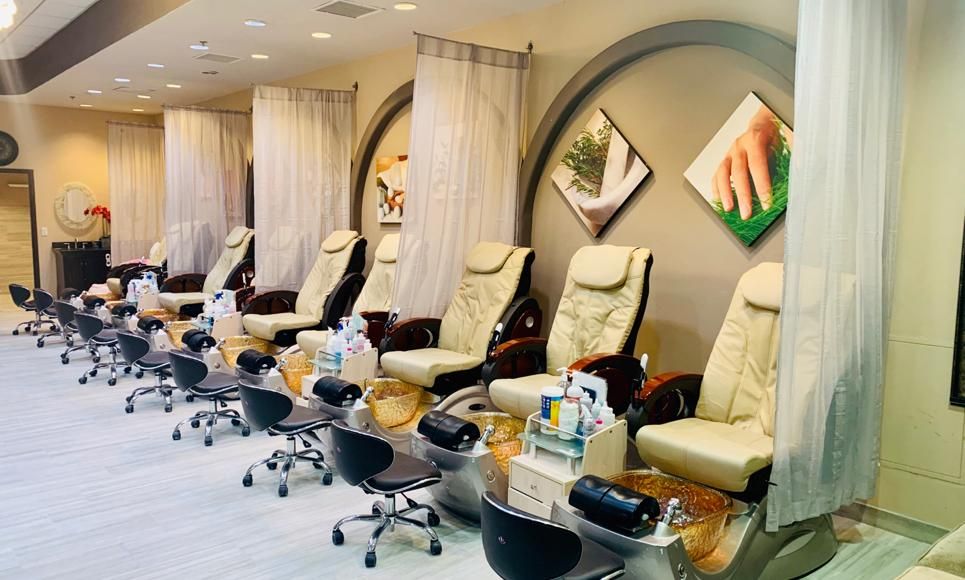 relax nails and spa